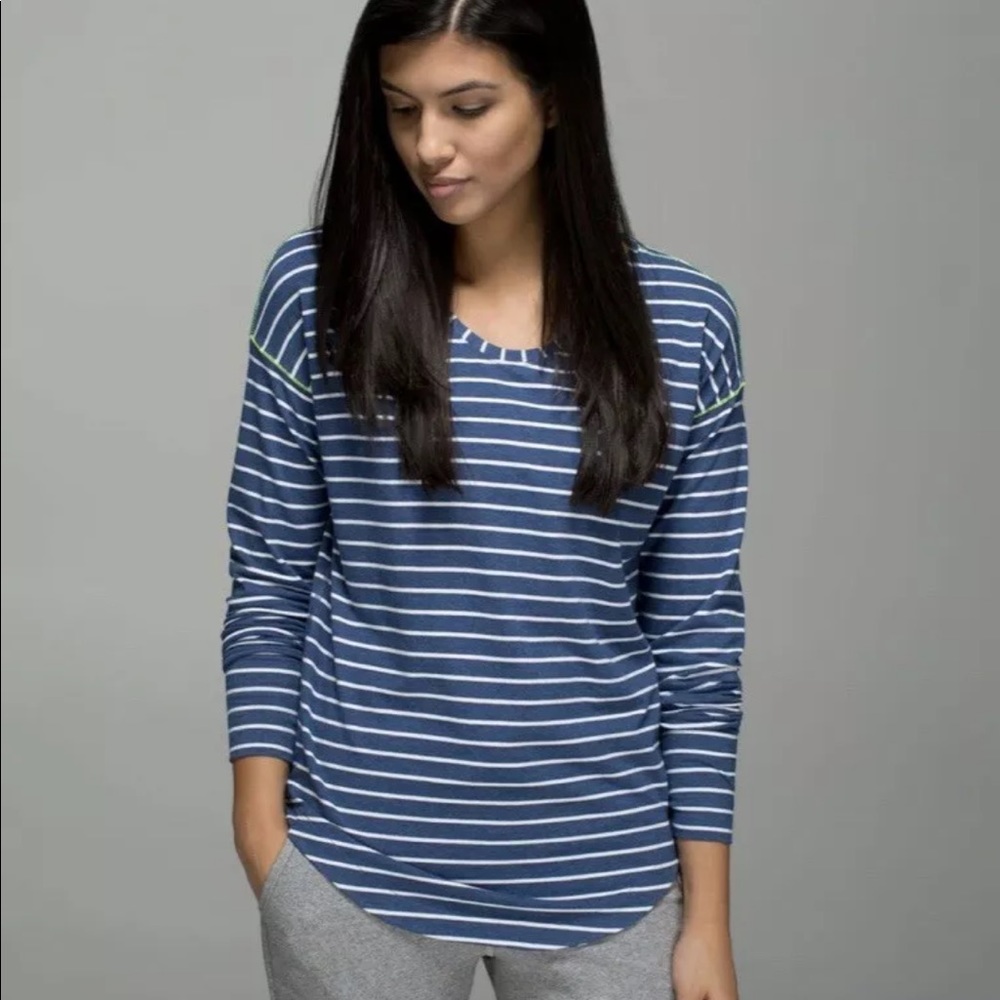 EUC lululemon Weekend Long Sleeve ~ Indigo/White